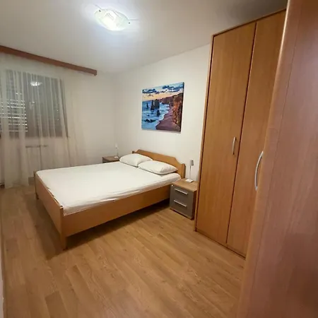 Apartma Kolatahi 2 Apartment