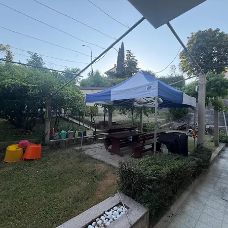 Apartma Kolatahi 2 *